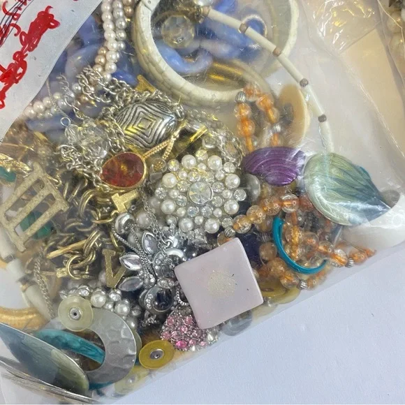 Jewelry Lot 1.6lb+ Mixed Vintage Modern Necklace Bracelet Craft Junk Jewelry - Picture 9 of 11